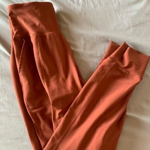 Old Navy Elevate Legging. Comfy! Size M